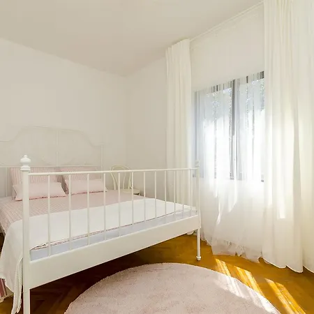 House Greta Vikendica *